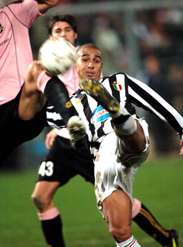 位牵制边路 位牵制边路